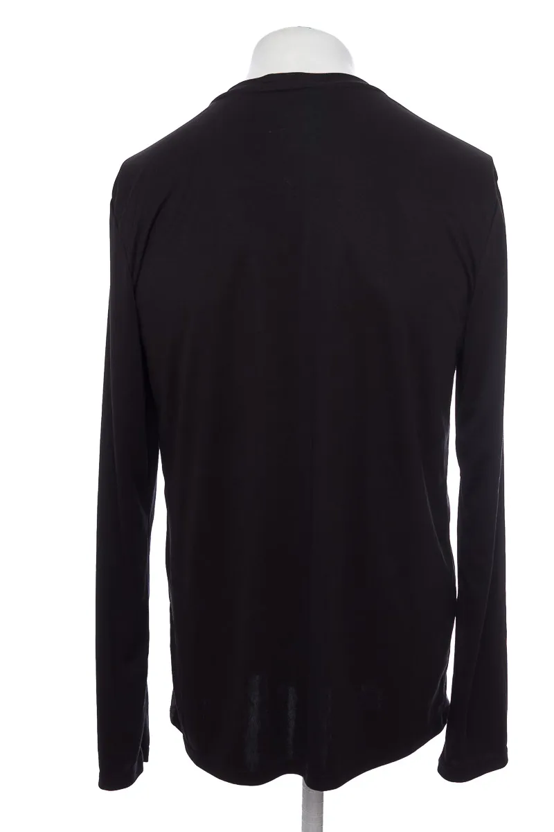 ROPA DEPORTIVA COLOR NEGRO  LEONISA