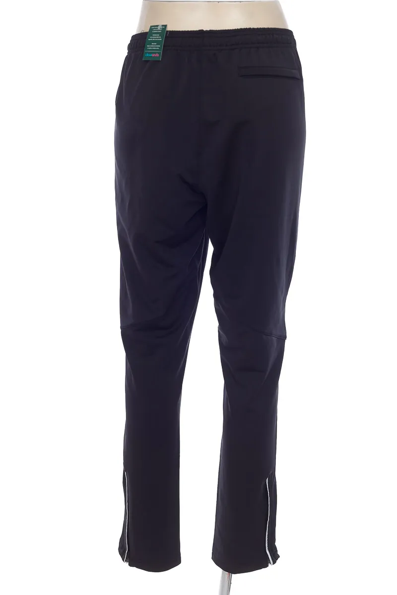 ROPA DEPORTIVA COLOR NEGRO  REEBOK